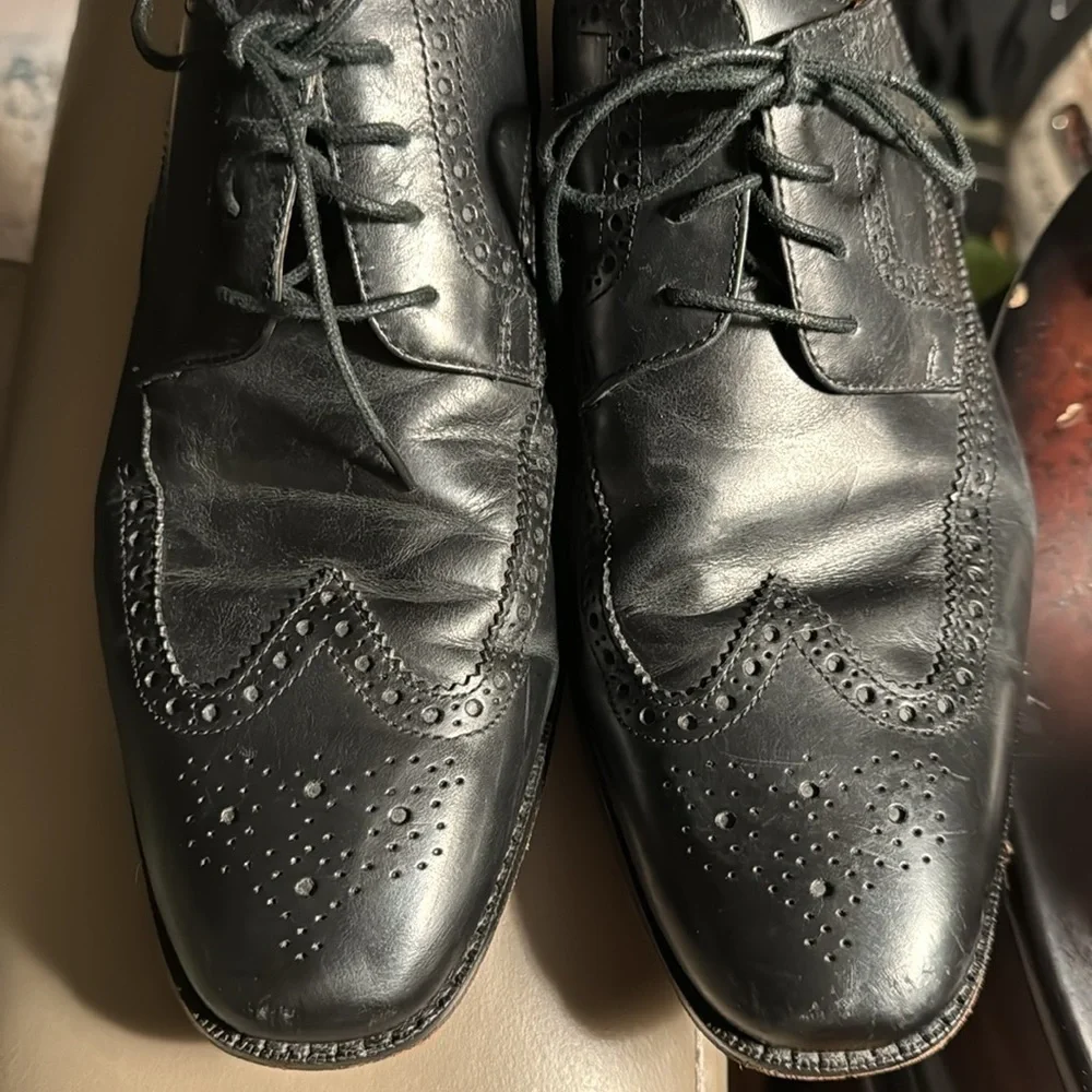 Cole Haan black leather wing tip lace up dress shoes‎ style C07964 9 1/2M